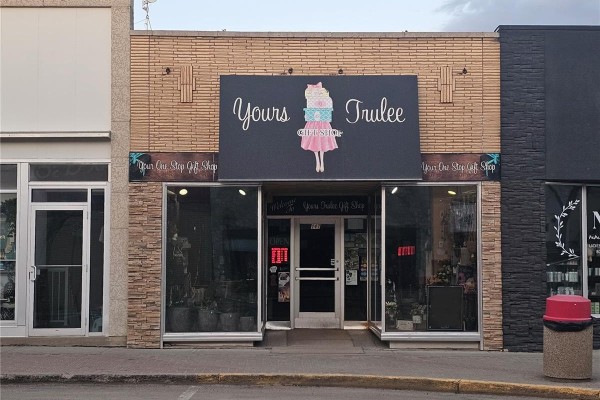 147 Central Avenue N, Swift Current, SK S9H0K9 Photo 4