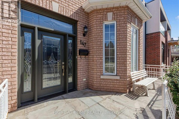 Kitchen - 147 Dovercourt Road, Toronto, ON M6J3C5 Photo 3