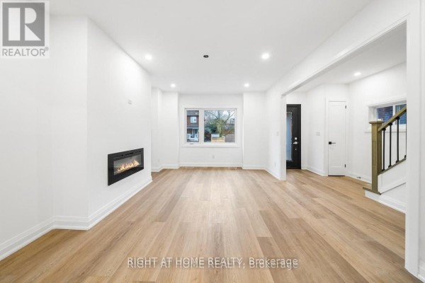 Kitchen - 147 Forman Avenue, Toronto, ON M4S2R9 Photo 3