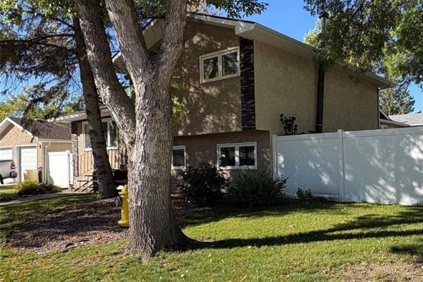 4pc Bathroom - 147 Fuhrmann Crescent, Regina, SK S4R7W2 Photo 3