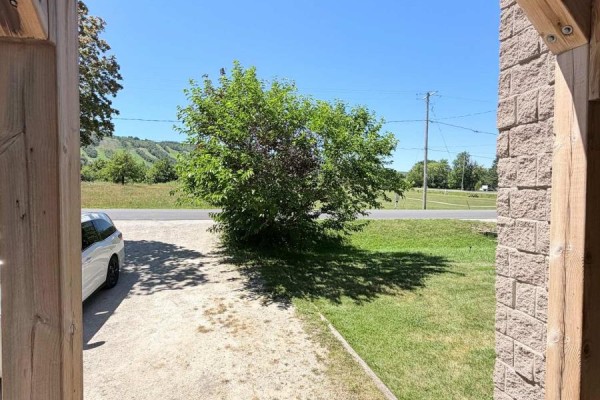 147 Kandahar Lane, Blue Mountains, ON L6Y0N3 Photo 3