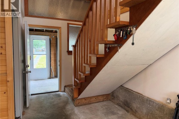Family room - 147 Maquinna Ave, Zeballos, BC V0P2A0 Photo 2