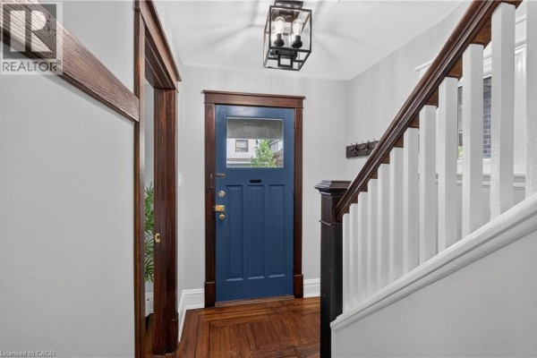 147 Melrose Avenue N, Hamilton, ON, photo 2