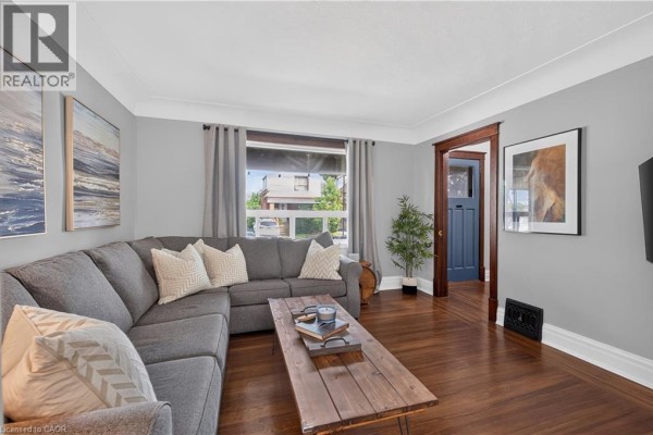 147 Melrose Avenue N, Hamilton, ON, photo 3