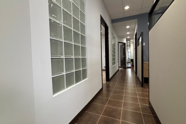 147 Provencher Blvd, Winnipeg, MB R2H0C9 Photo 3
