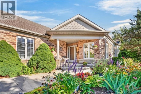 4pc Bathroom - 147 Reiber Court, Waterloo, ON N2L6N2 Photo 3