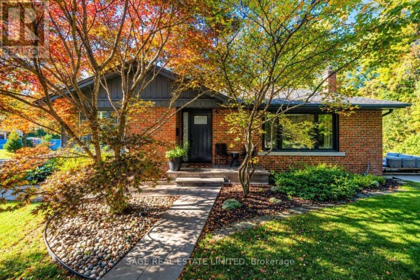 147 Thompson Avenue, Toronto, ON M8Y2V2 Photo 2