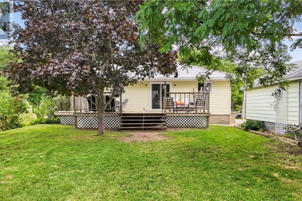 147 Thorne Street, Mindemoya, Manitoulin Island, ON P0P1S0 Photo 5