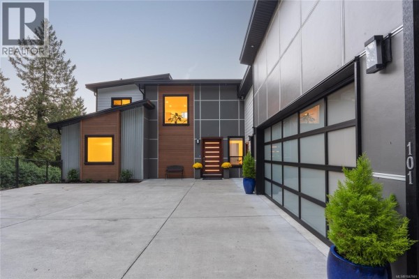 1470 Lands End Rd, North Saanich, BC, photo 3