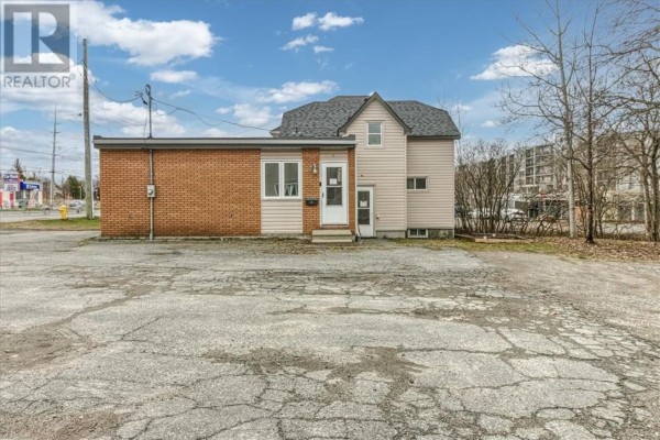 1471-1477 Paris Street, Sudbury, ON P3E3B7 Photo 4