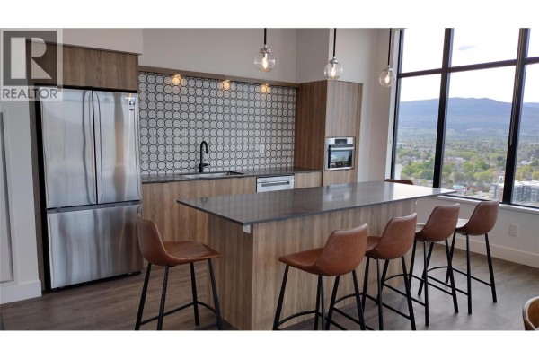 4pc Ensuite bath - 1471 St. Paul Street Unit# 710, Kelowna, BC V1Y0K7 Photo 3