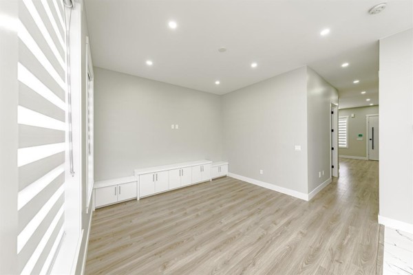 14711 62a Avenue, Surrey, BC V3S3T1 Photo 3