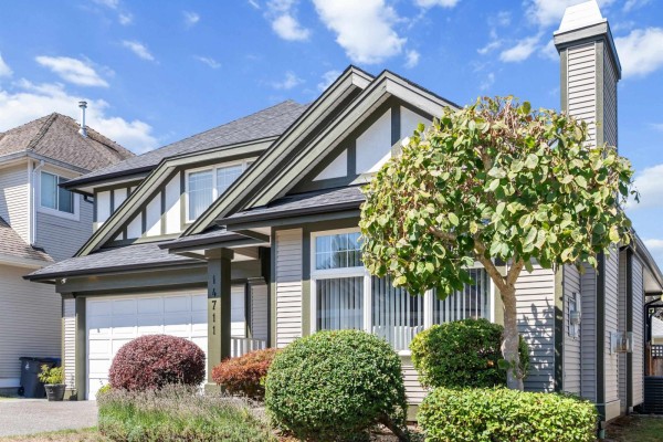 14711 75a Avenue, Surrey, BC V3S8Y6 Photo 2