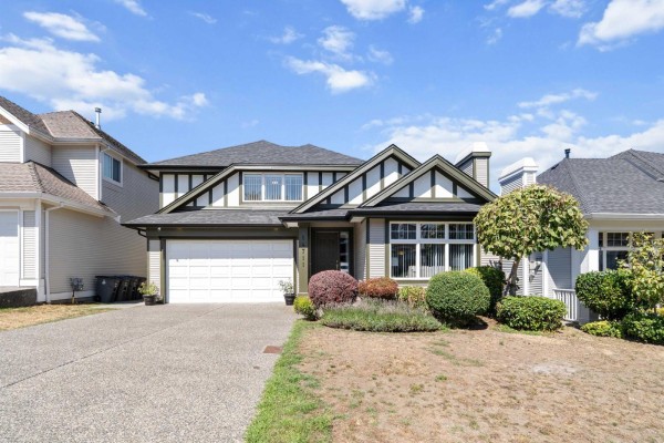 14711 75a Avenue, Surrey, BC V3S8Y6 Photo 3