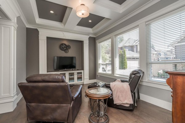 14712 34a Avenue, Surrey, BC V4P0B3 Photo 4