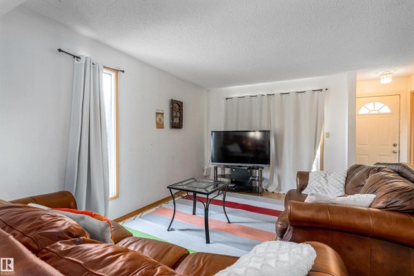 Primary Bedroom - 14737 25 St Nw, Edmonton, AB T5Y2E8 Photo 4