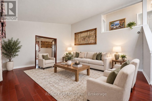 Primary Bedroom - 1474 South Service Road, Mississauga, ON L5E1V6 Photo 5
