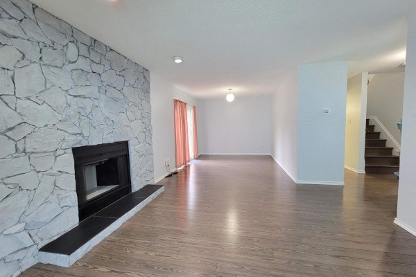 14741 101a Avenue, Surrey, BC V3R7E7 Photo 5