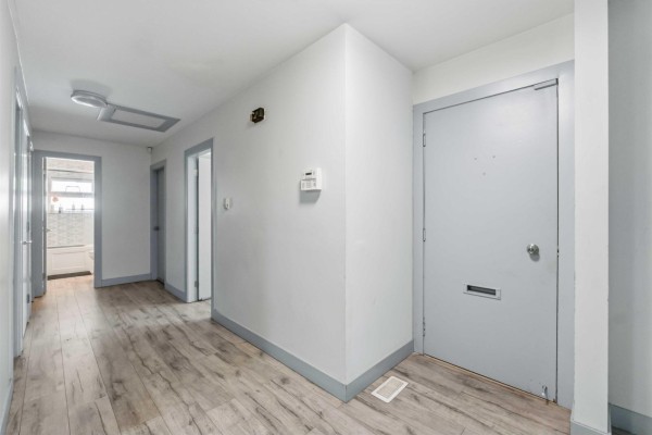 14742 106a Avenue, Surrey, BC V3R1T6 Photo 5