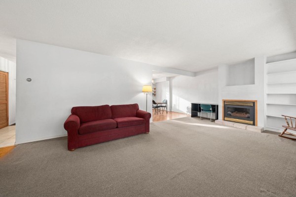 14750 60 Avenue, Surrey, BC V3S1R7 Photo 5