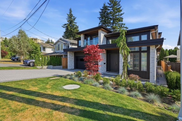 14750 Vine Avenue, White Rock, BC V4B2T1 Photo 2