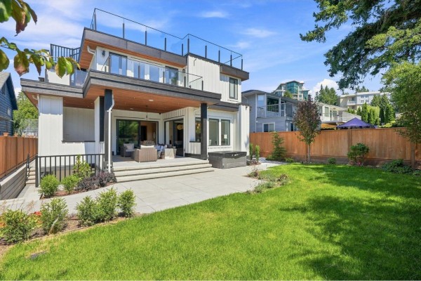 14750 Vine Avenue, White Rock, BC V4B2T1 Photo 3