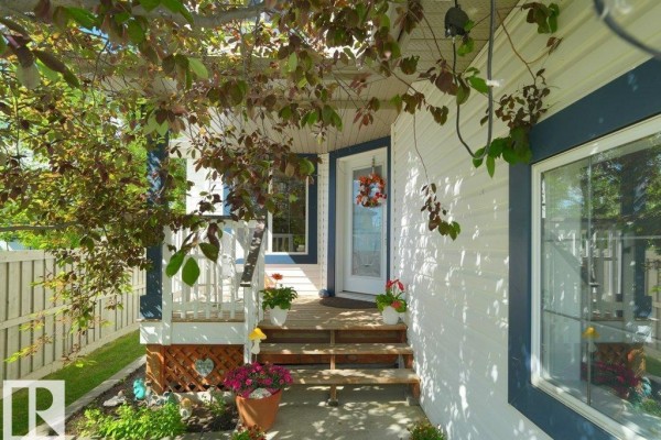 1476 Mcmillian Wy Sw, Edmonton, AB, photo 2