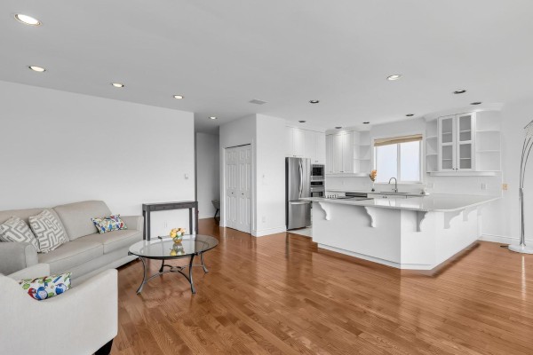 14763 Marine Drive, White Rock, BC V4B1B9 Photo 4