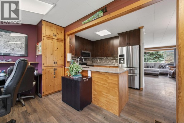 Family room - 1477 Main Street, Lillooet, BC V0K1V0 Photo 5