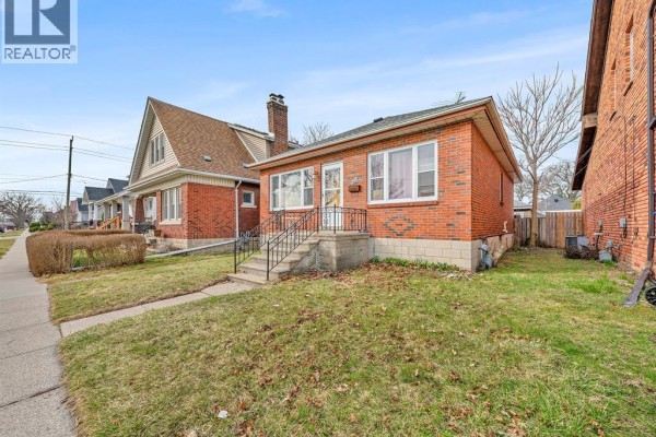 Laundry room - 1477 Windermere Road, Windsor, ON N8Y3G1 Photo 3