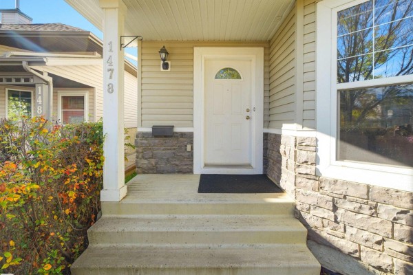 Family room - 1478 Grant Wy Nw, Edmonton, AB T5T6M9 Photo 4