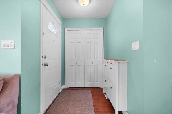 Primary Bedroom - 1478 Grant Wy Nw, Edmonton, AB T5T6M9 Photo 5