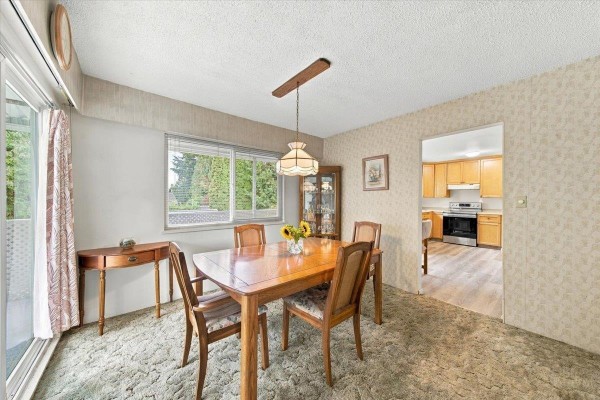 14790 55 Avenue, Surrey, BC V3S1A9 Photo 5