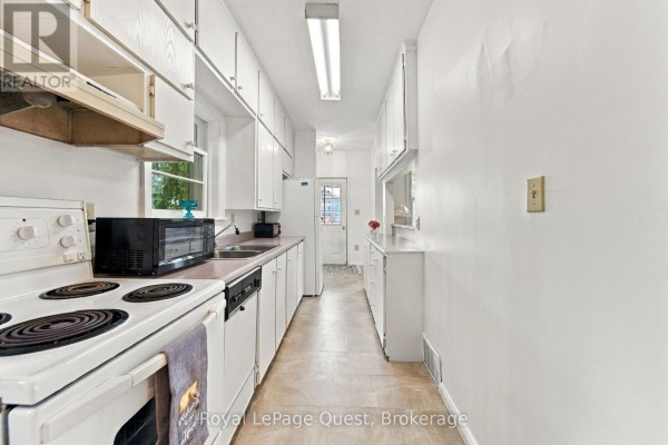 148 Coldwater Road W, Orillia, ON L3V3L8 Photo 4