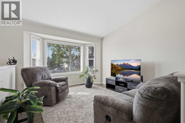 Dining room - 148 Dempsey Street, Red Deer, AB T4R2Y9 Photo 4