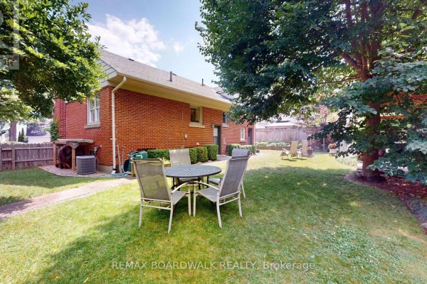 148 James Street E, Brockville, ON, photo 3