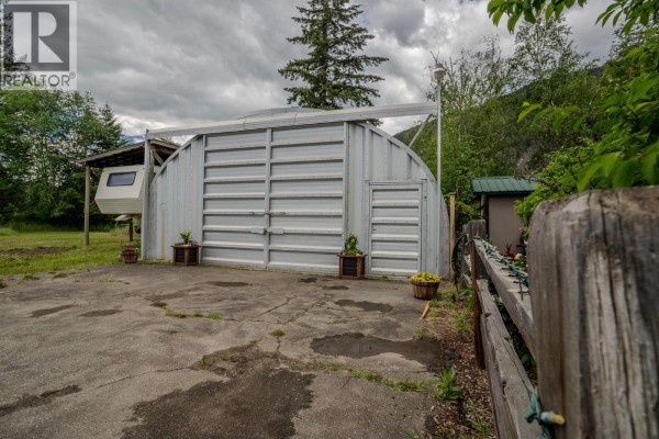 2pc Ensuite bath - 148 Mclure Ferry Road, Mclure, BC V0E2H0 Photo 5