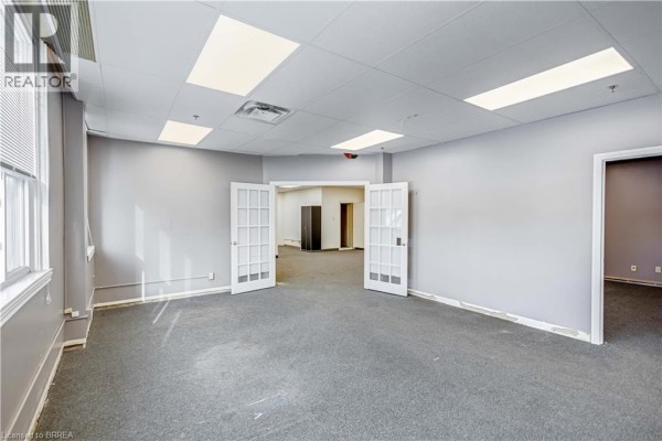 148 Mohawk Street Unit# D, Brantford, ON N3S7G5 Photo 4