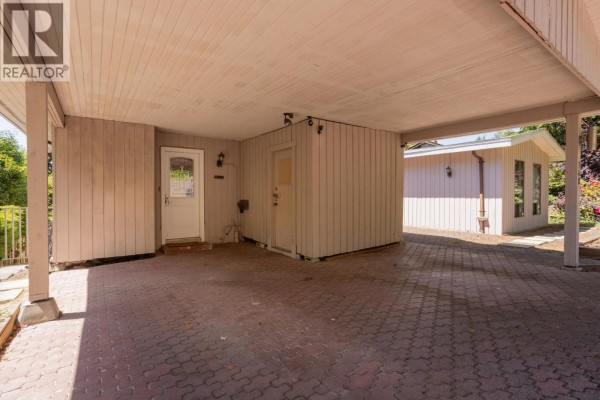 148 Roe Drive, Port Moody, BC V3H3M8 Photo 4