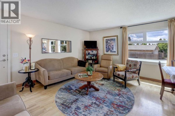 Dining room - 148 Rundlecairn Rise Ne, Calgary, AB T1Y2Y3 Photo 4