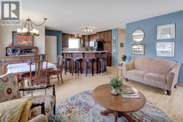 Kitchen - 148 Rundlecairn Rise Ne, Calgary, AB T1Y2Y3 Photo 5
