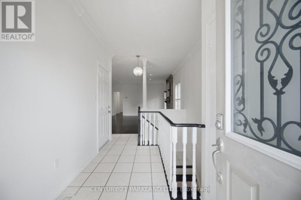 Kitchen - 148 Solway Avenue, Vaughan, ON L6A2X2 Photo 4