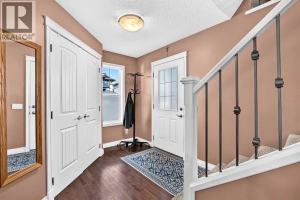 Living room - 148 Springmere Grove, Chestermere, AB T1X0B5 Photo 5
