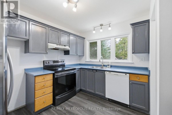 148 Winchester Road E, Whitby, ON L1M1X2 Photo 2