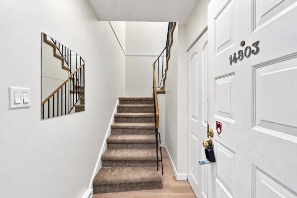 14803 Holly Park Lane, Surrey, BC V3R6Y1 Photo 3