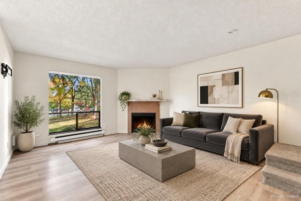 14803 Holly Park Lane, Surrey, BC V3R6Y1 Photo 4
