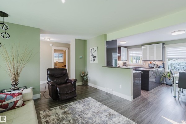 Bedroom 2 - 14814 104 Av Nw, Edmonton, AB T5N0X7 Photo 5