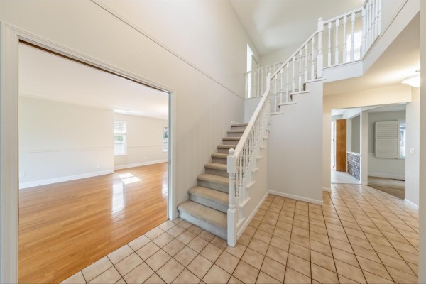 14816 20a Avenue, Surrey, BC V4A8L3 Photo 5