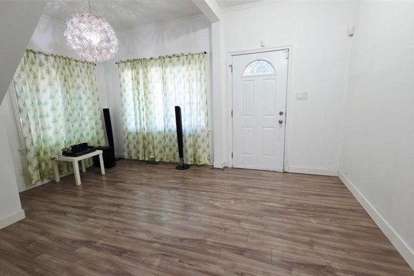 Kitchen - 1482 Mcdermot Avenue W, Winnipeg, MB R3E0V6 Photo 3