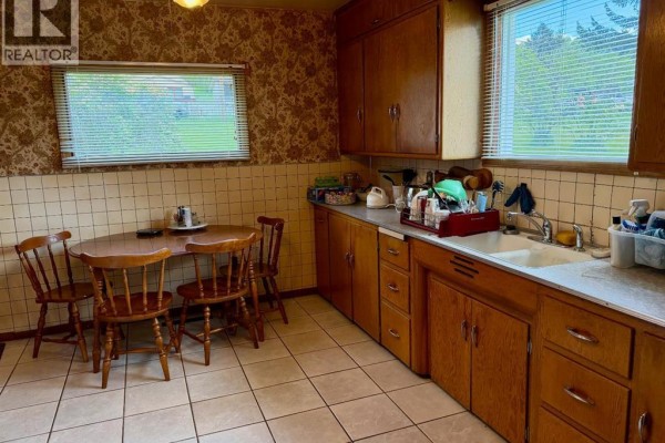 4pc Bathroom - 14825 21 Avenue S, Frank, AB T0K0E0 Photo 5